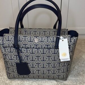 NWT Tory Burch Navy Parker Geo T Small Tote